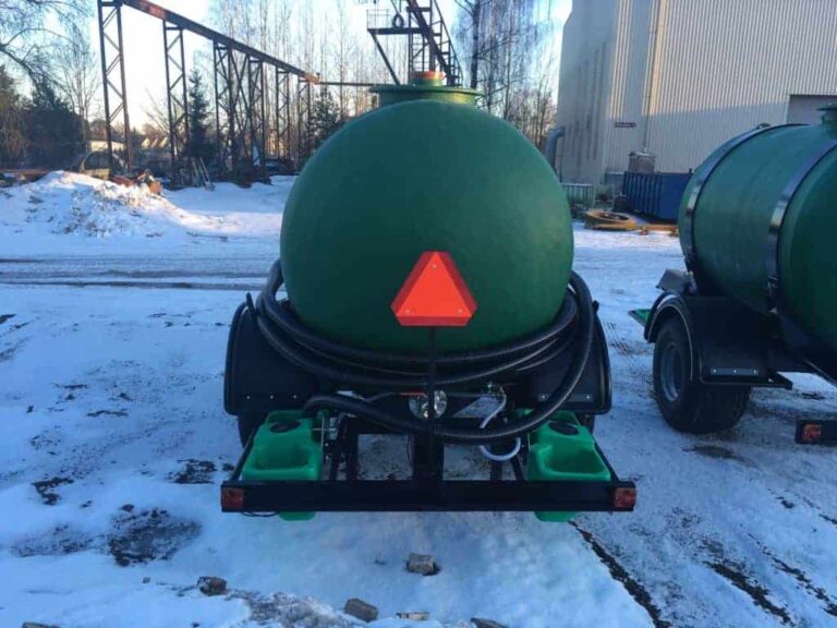Järelhaagisel veemahutid